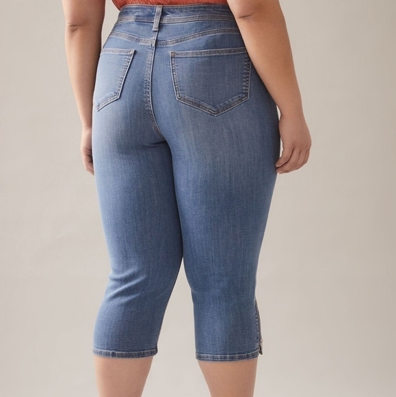 12 - In Every Story | Straight-Leg Denim Capri with Zip - Picture 5 of 8